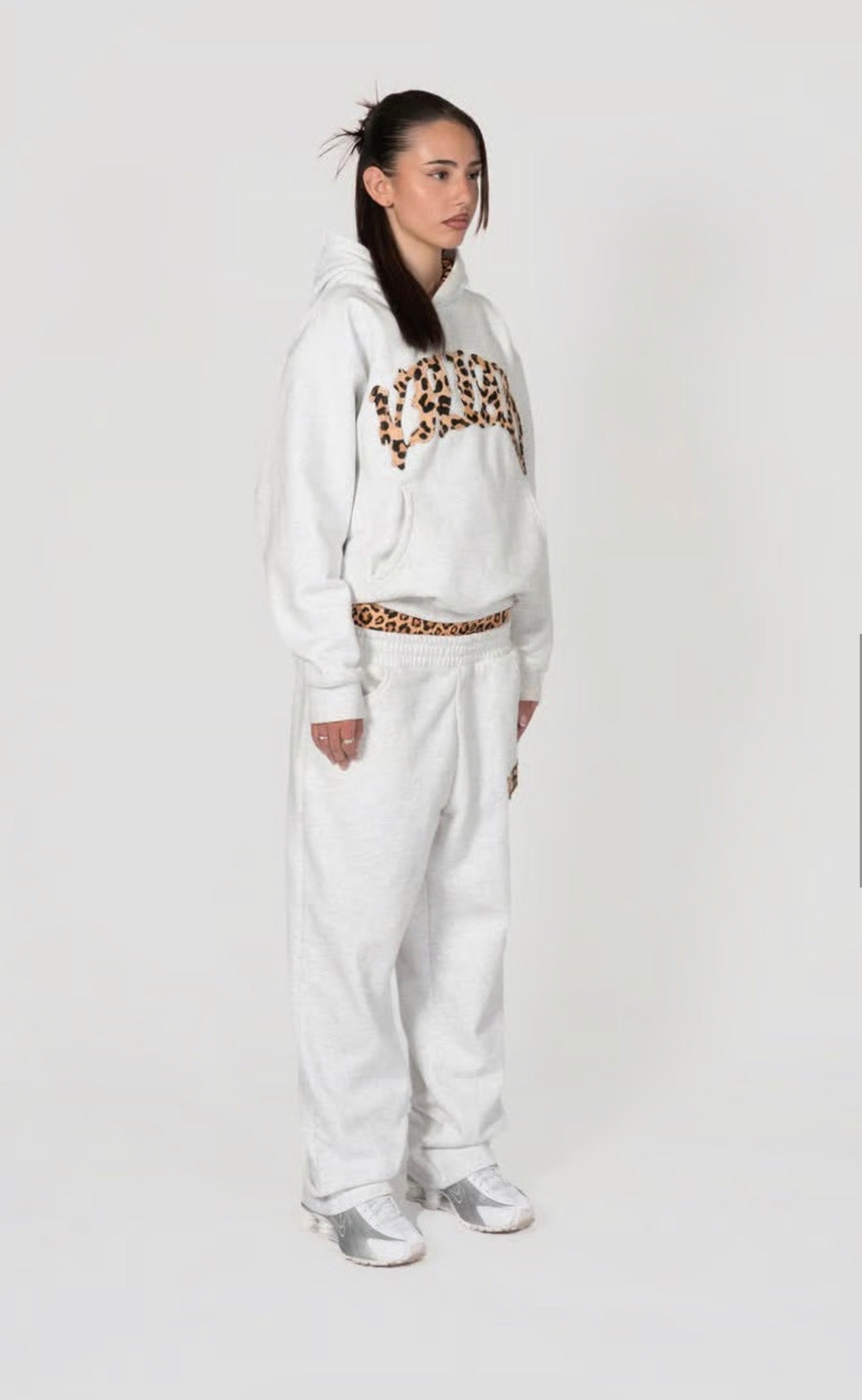 VILLAIN
COLLECT-LEOPARD HOODIE